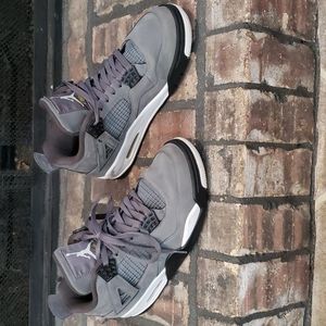 Jordan's 4Retro Cool Gray